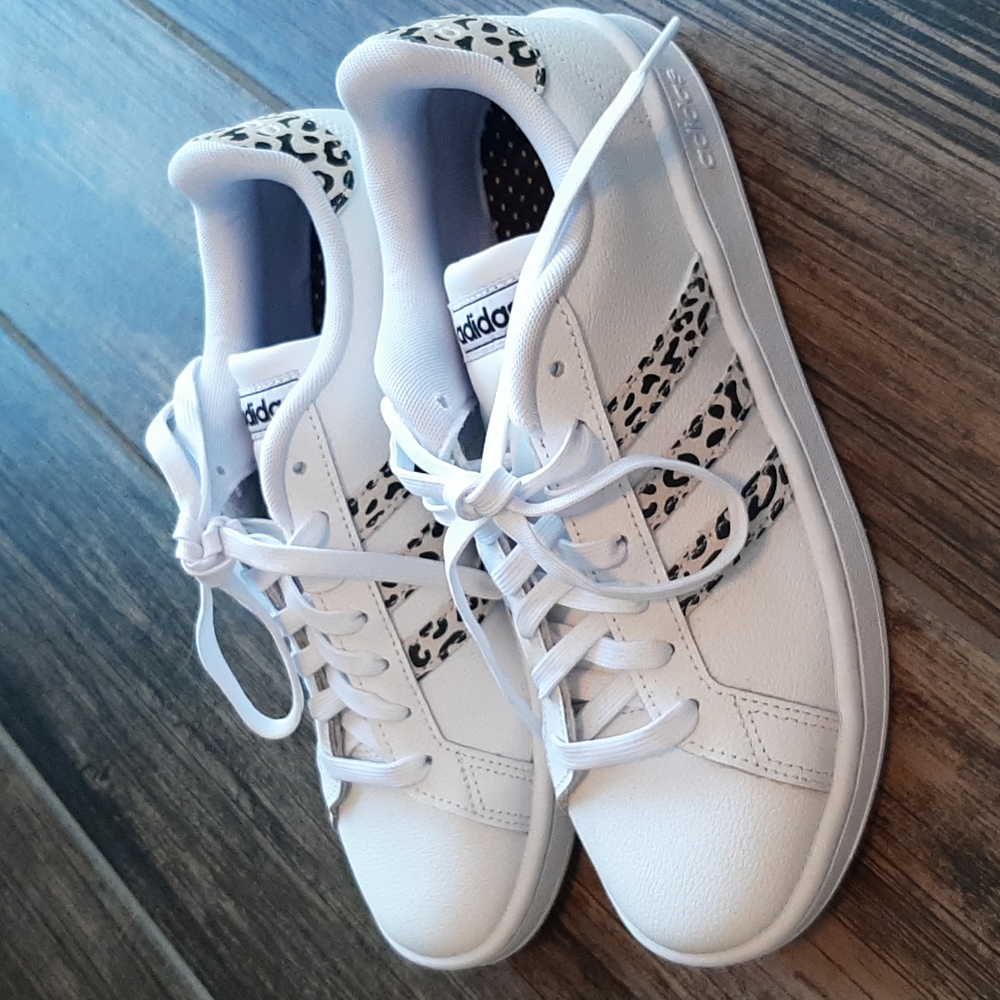 Adidas leopard stripe cloud foam comfort athletic shoes 7.5